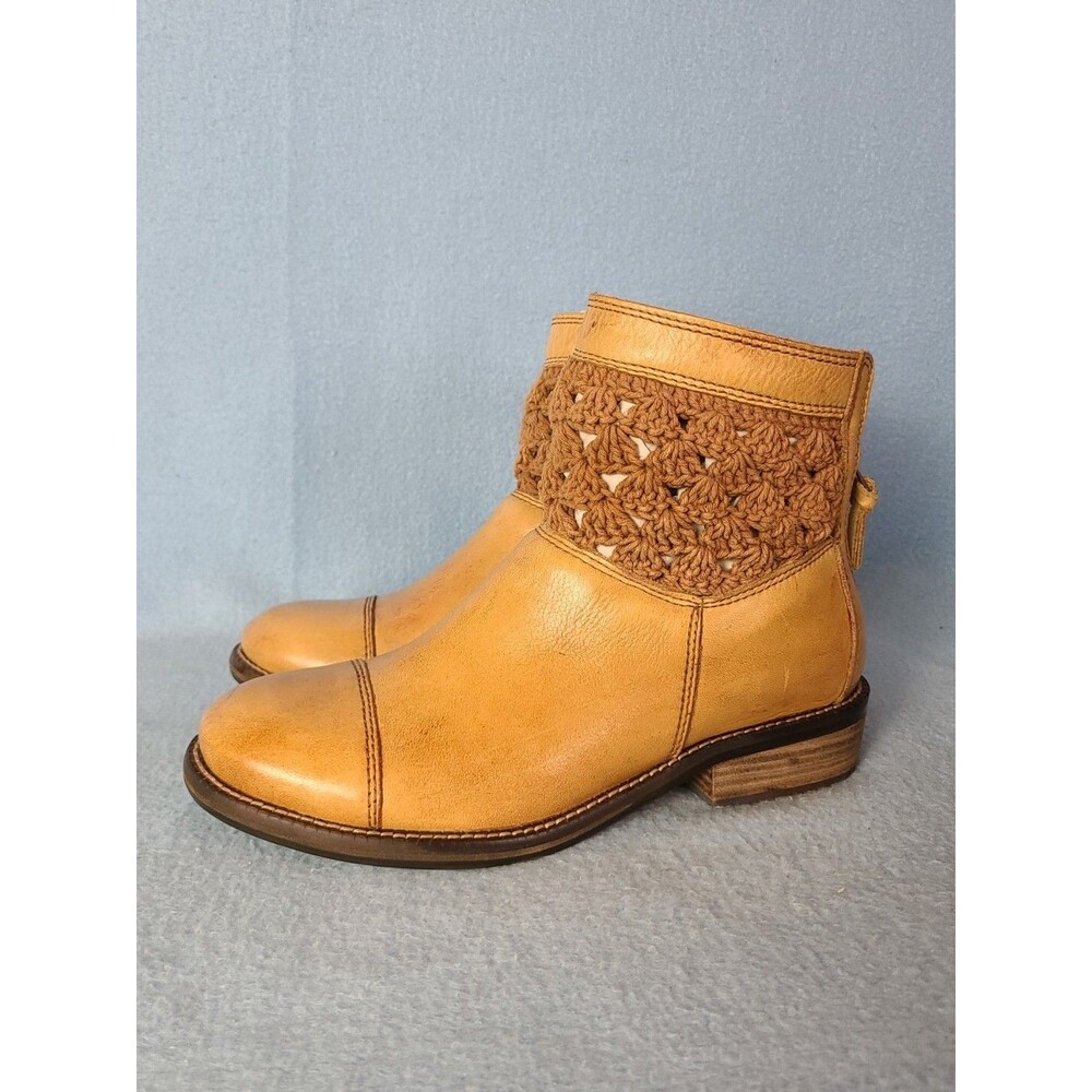 Latigo Leather Crochet Carly Booties Camel Tan Size 6.5M Country Western Cowgirl